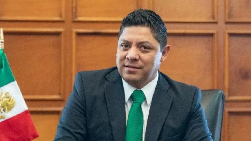 Gobernador de San Luis Potosí genera críticas por su concepto de la amistad en evento charro