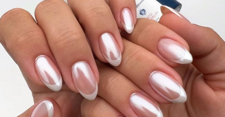 Uñas francesas con polvo nacarado