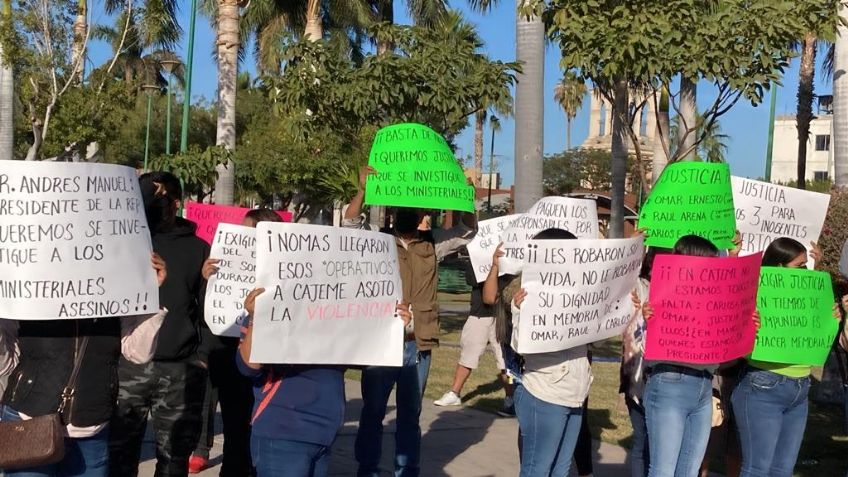 Se manifiestan por el asesinato de 3 jóvenes en Ciudad Obregón; acusan irregularidades