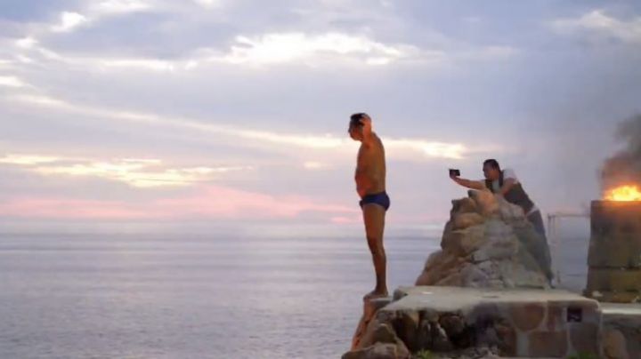 VIDEO: Clavadistas de Acapulco regresan tras el huracán Otis con un espectacular show con fuego