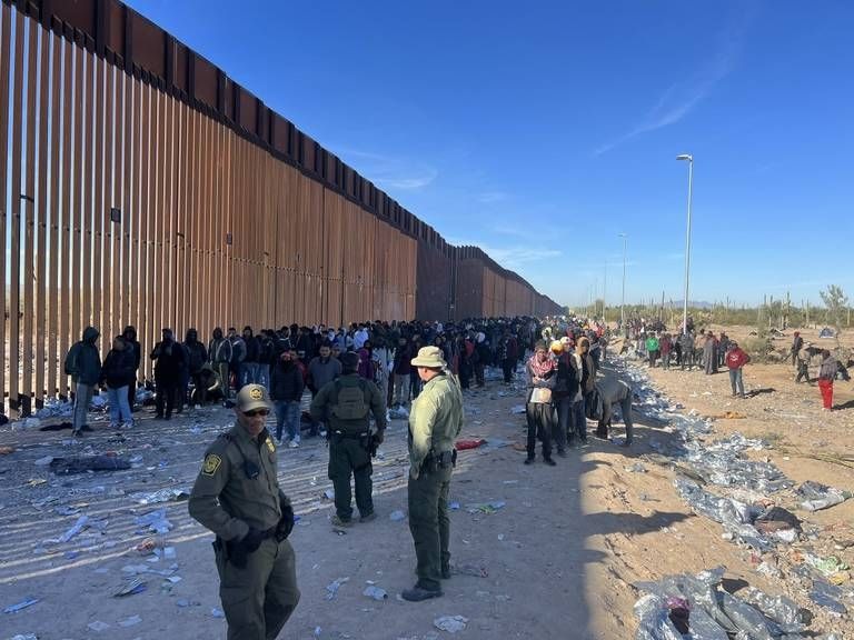AMLO asegura que número de migrantes ha disminuido en frontera Sonora-Arizona. Foto: Internet
