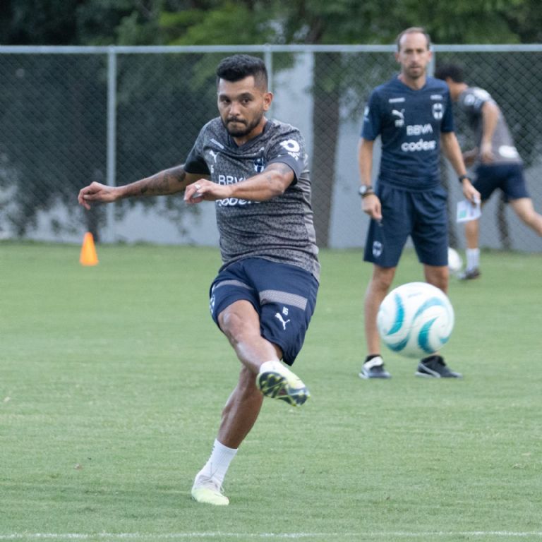 'Tecatito' Corona habría sido detenido por manejar en estado de ebriedad en Monterrey