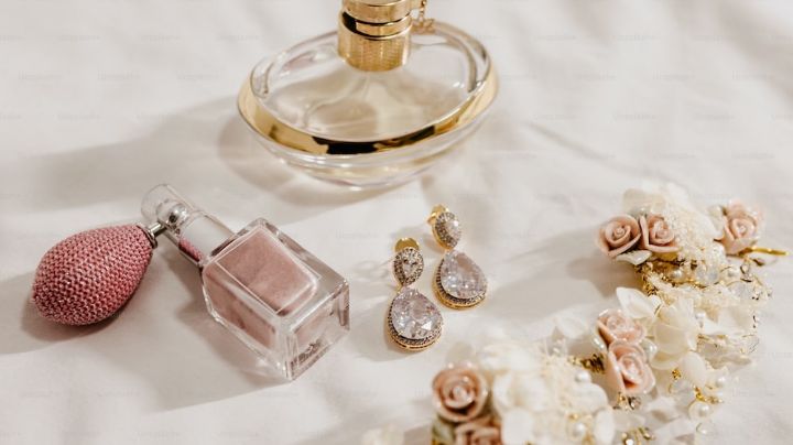 Aquí tienes los 3 perfumes femeninos que puedes regalar en Navidad