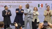 VIDEO: AMLO y Randy Arozarena hacen su popular pose en entrega del PND