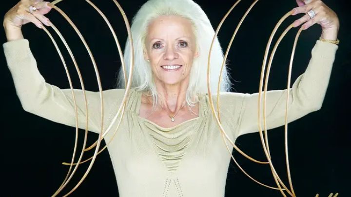 Muere a los 82 años la mujer que tuvo el récord de uñas más largas del mundo