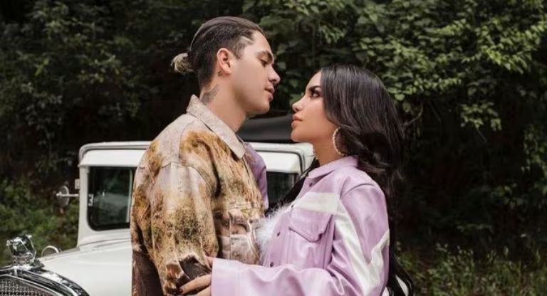 Kimberly Loaiza y JD Pantoja