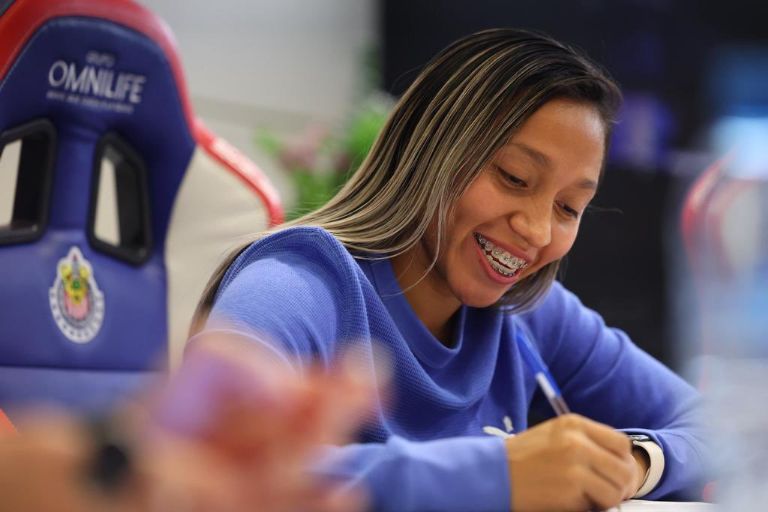 Chivas Femenil presenta a Viridiana Salazar su primer refuerzo para el torneo Clausura 2024