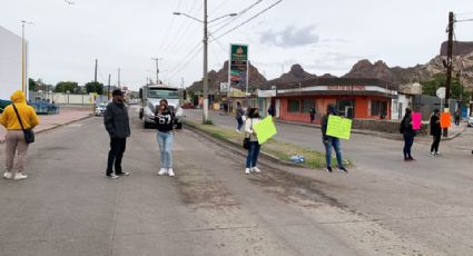 Derechohabientes del IMSS Guaymas bloquean bulevar para denunciar negligencia médica