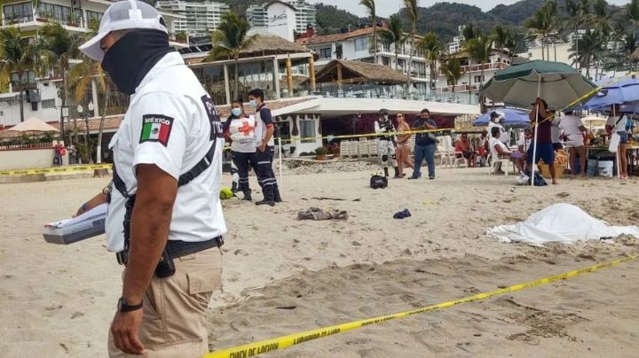 Mueren ahogados padre e hijo al intentar tomarse una foto en Puerto Vallarta