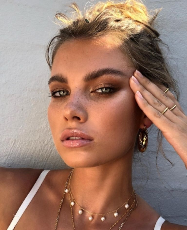 No uses rubor, sustitúyelo por bronceador