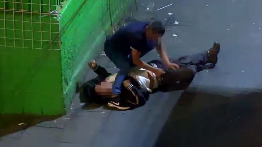 VIDEO: Captan violento asalto en el Centro de la CDMX; ladrón aplica la 'llave china'