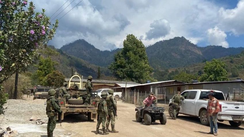 Guerrero: El ejército abandona a San Miguel Totolapan; pobladores regresan a las armas