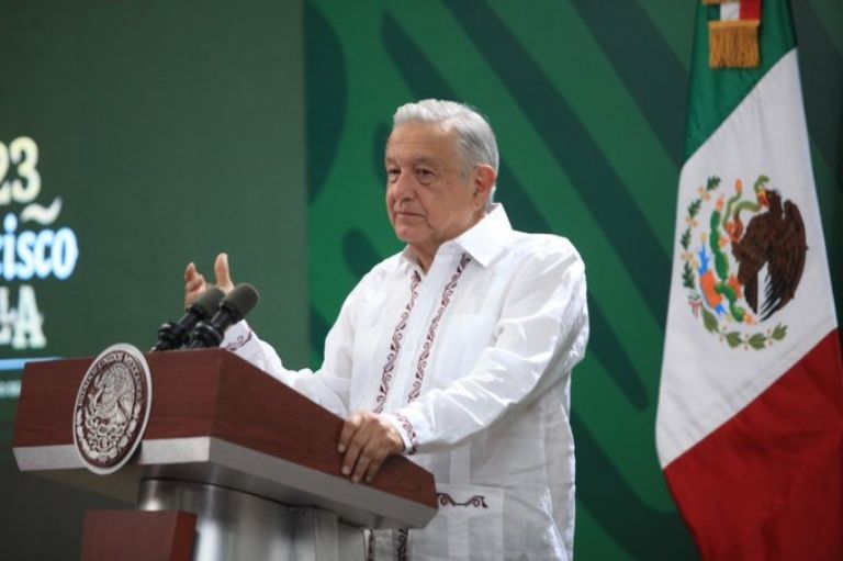 AMLO lamenta la muerte de la escritora Cristina Pacheco. Foto: Twitter
