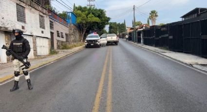 Sicarios abandonan cuerpo en la México-Acapulco y balean a motociclista en Cuernavaca