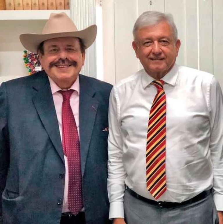 AMLO lamenta la muerte de Armando Guadiana, su amigo. Foto: Internet