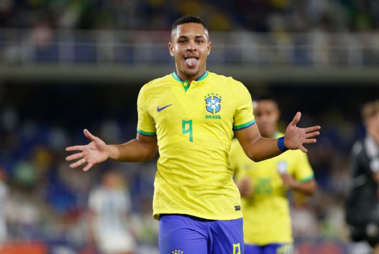 Vitor Roque, la esperanza del Barcelona para tratar de superar su crisis