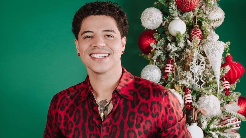 Eduin Caz presume fotos navideñas y las redes señalan que su bebé no se parece a él