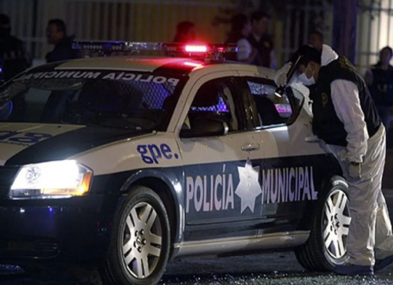 Balean a Carlos 'N' en Apodaca, frente a su hijo