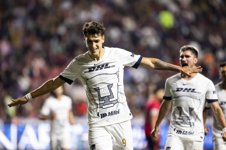 ¿Pumas se queda sin delanteros? Juan Dinenno ya tendría nuevo equipo en Brasil