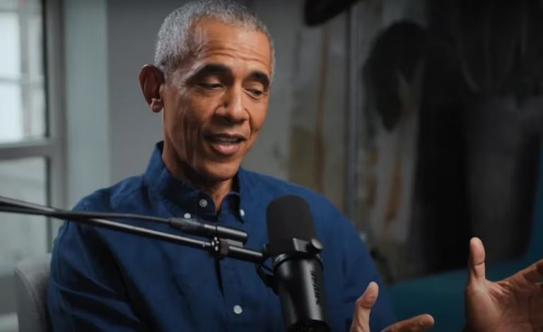 Barack Obama revela cuál es su canción favorita de Peso Pluma en el 2023