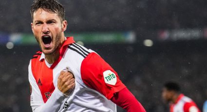 Santiago Giménez cierra 2023 con un nuevo reconocimiento por parte de la Eredivisie