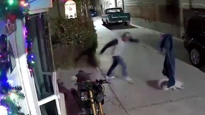 Imágenes fuertes: Sujeto azota contra el piso a perrito en Texcoco; autoridades lo buscan