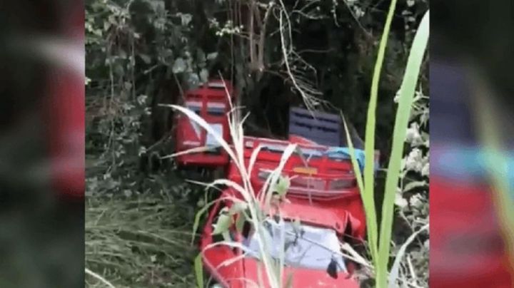 Camioneta de cortadores de caña se vuelca en carretera de Veracruz; hay 13 heridos