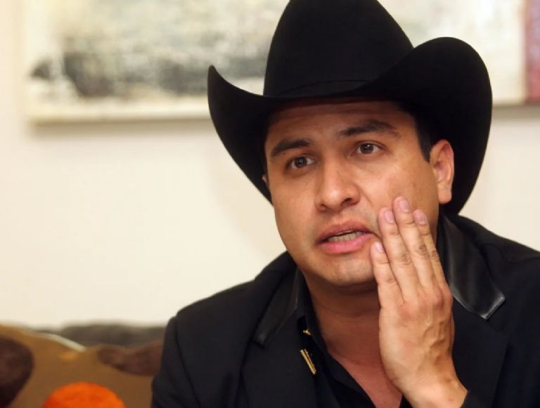 Julión Álvarez ha tenido problemas con la visa