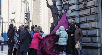 Martí Batres devela estatua de Francisco Villa en la calle Madero del Centro Histórico