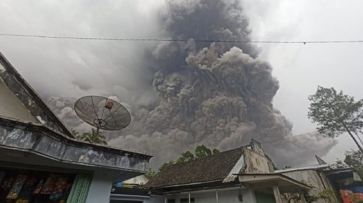 Indonesia en alerta: Tras erupción del Monte Marapi, localizan a 11 senderistas muertos