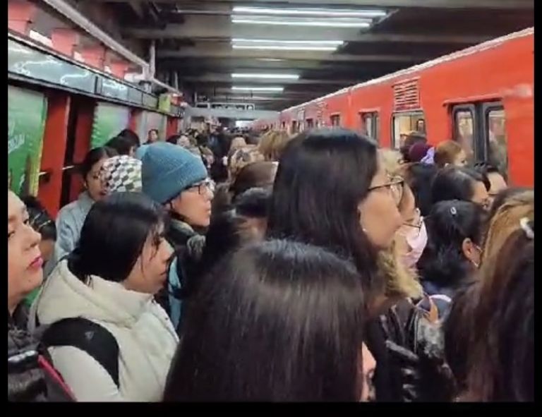 Retrasos en Metro Pantitlán