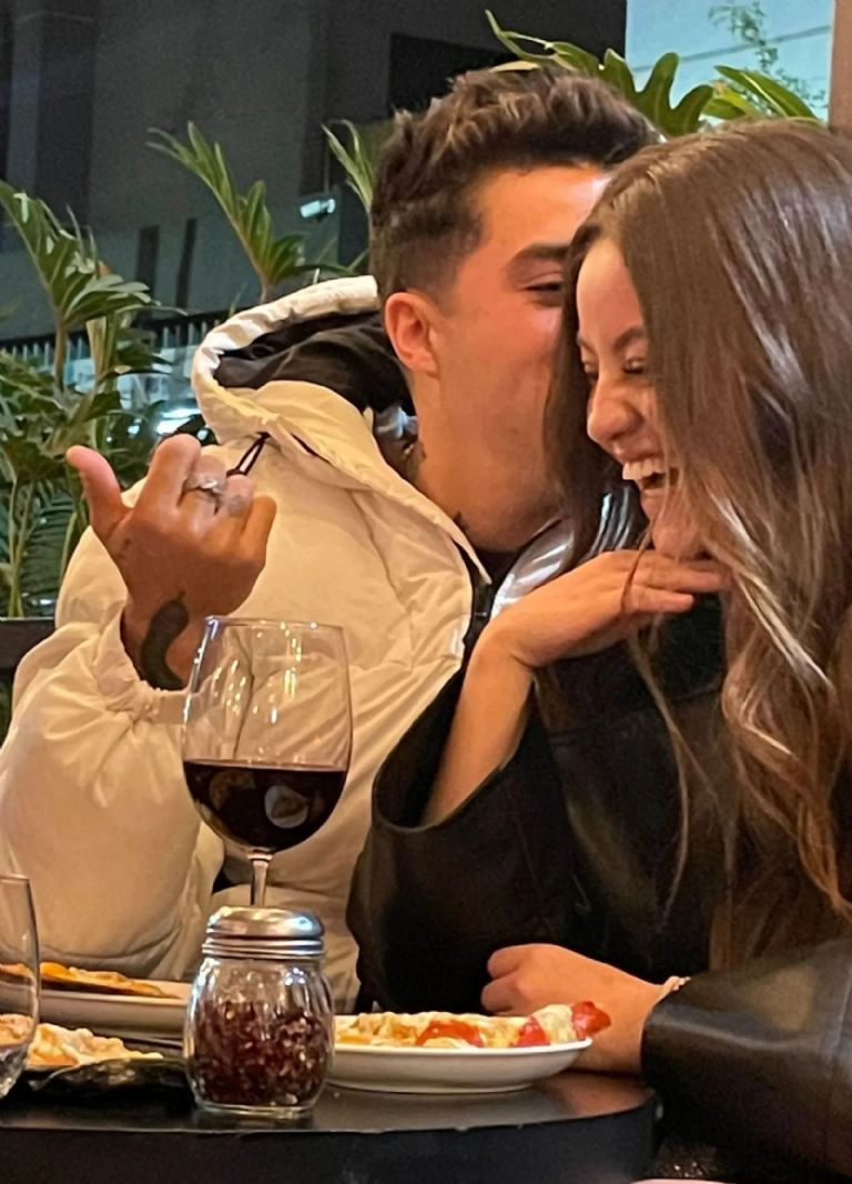 Mario Bautista y Karol 