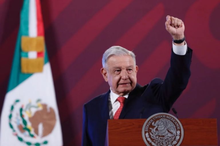 AMLO celebra avances en el caso Segalmex. Foto: Twitter
