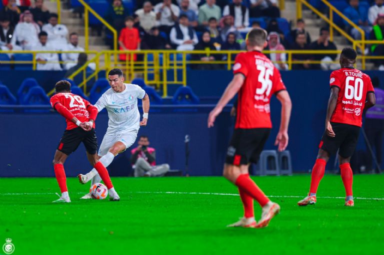 Cristiano Ronaldo celebra 1200 partidos con gol y triunfo del Al Nassr