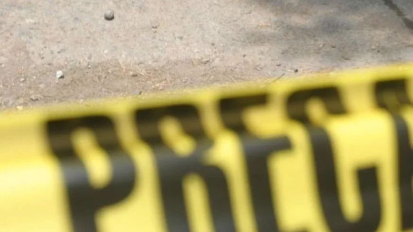 Padrastro lleva a un niño sin vida a la Cruz Roja y sale corriendo; la policía lo busca