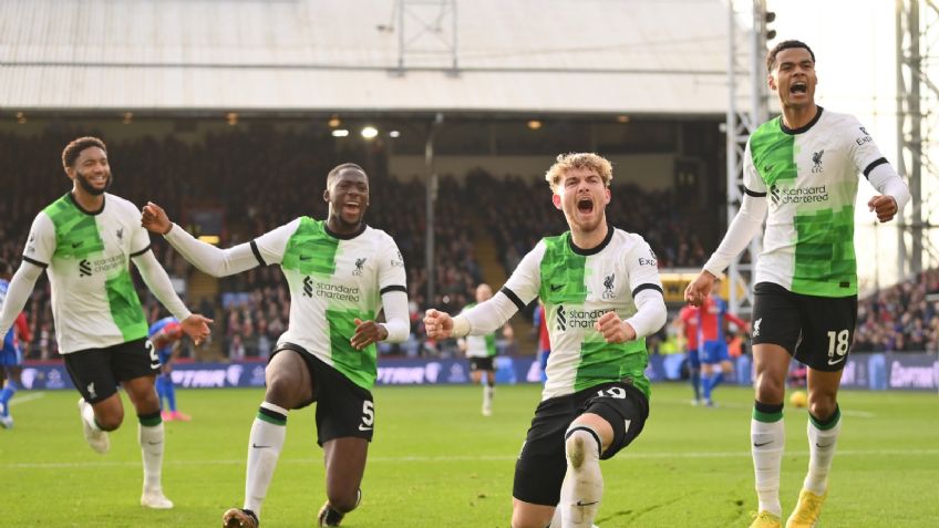 Liverpool toma el liderato de la Premier League; Aston Villa sorprende al Arsenal