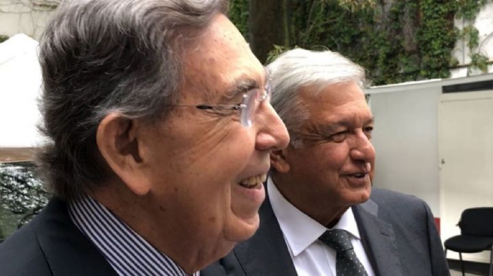 Tras señalar a Cuauhtémoc Cárdenas como adversario de la 4T, AMLO se retracta: "Lo estimo mucho"