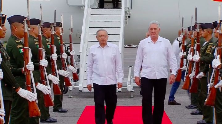 Presidente de Cuba llega a México: AMLO lo recibe en Campeche con ceremonia de honor