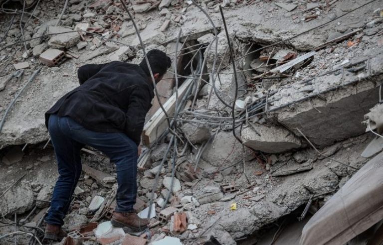 Víctimas del terremoto en Siria