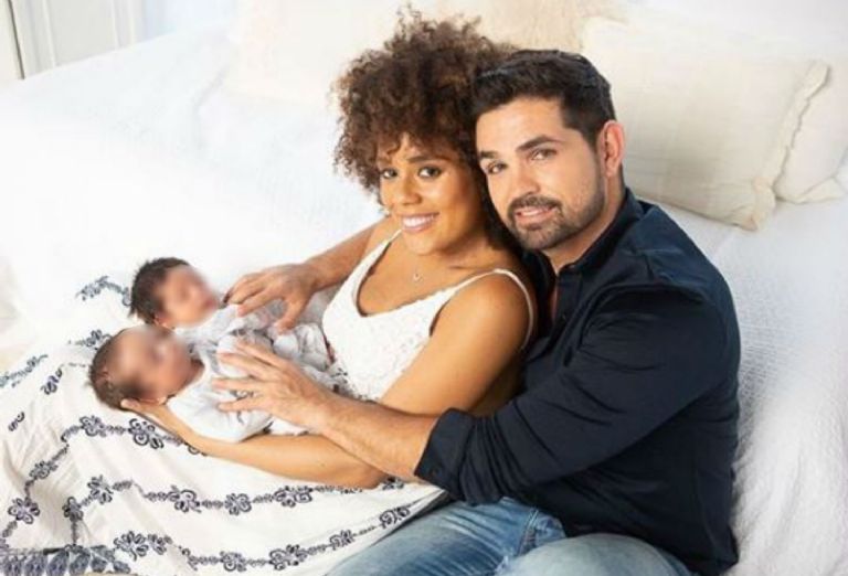 Brenda y Ferdinando con sus mellizos