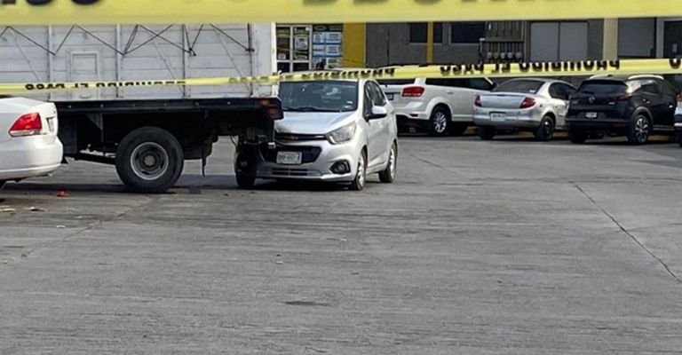 Matan a dos hombres en la central de abastos de Santa Catarina