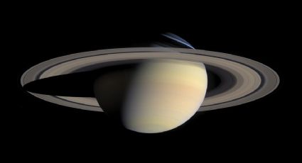 Extrañas manchas aparecen en los anillos de Saturno, ni siquiera la NASA puede explicarlo
