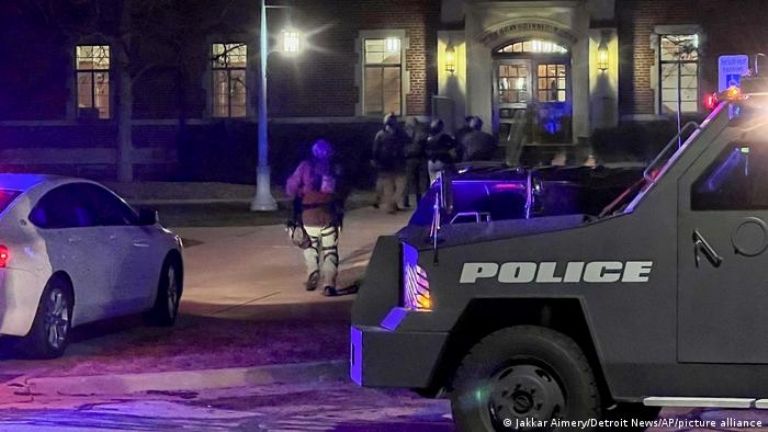 Autoridades se movilizaron por una balacera en Míchigan, EU. Foto: Twitter