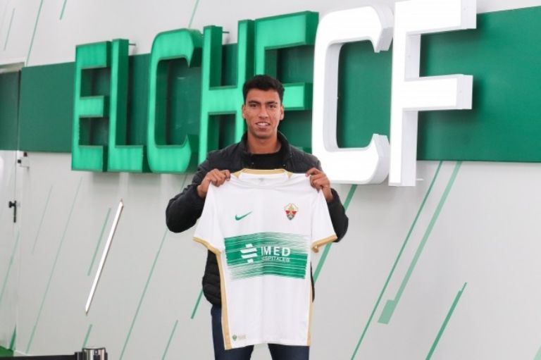 Delantero promesa del futbol mexicano es presentado oficialmente en equipo de España