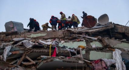 Rescates de personas con vida en Turquía tras sismo baja; decesos ascienden a más de 44 mil