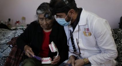 ¡Gran labor! Abuelitos en Xochimilco reciben atención médica en su domicilio