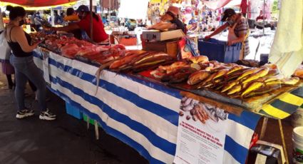 Por llegada de la Cuaresma capacitan a vendedores de pescados y mariscos en Edomex