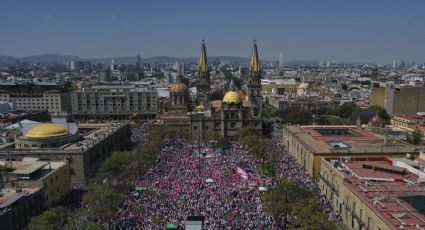 "Mi voto no se toca": Miles de mexicanos marchan contra el Plan B de AMLO a la Reforma Electoral