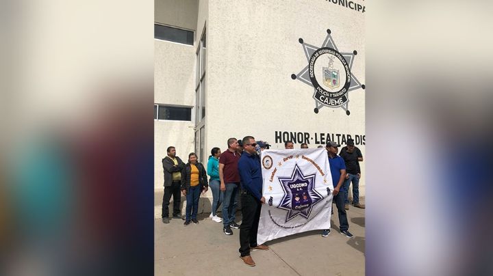 Policías municipales de Cajeme se manifiestan pacíficamente; exigen mejores sueldos y más armamento