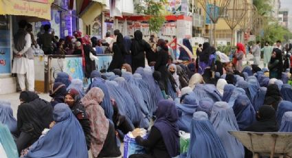 Insólito: Profesor en Afganistán s pronuncia por el derecho a la educación de las mujeres y termina detenido